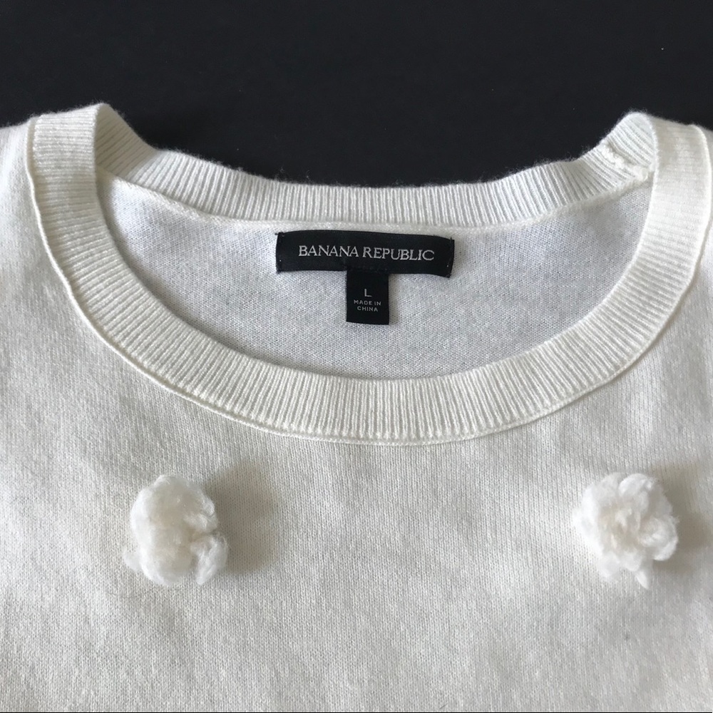 Banana Republic sweater pullover size L pom pom - Picture 4 of 5